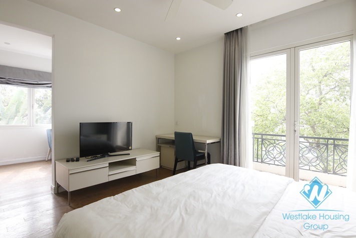 Villa adjacent to big garden for rent at Vinhome Riverside Long Bien Hanoi