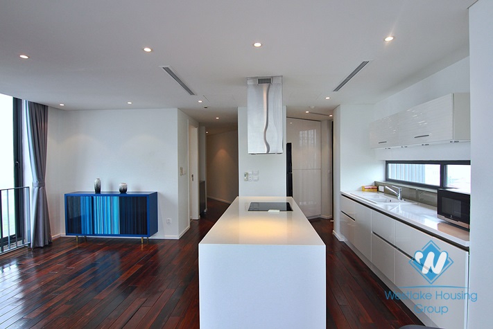 Bright and Morden 2 Bedrooms Apartments for rent in Xuan Dieu st, Tay Ho district.