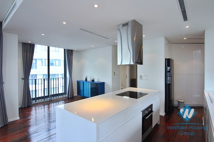 Bright and Morden 2 Bedrooms Apartments for rent in Xuan Dieu st, Tay Ho district.