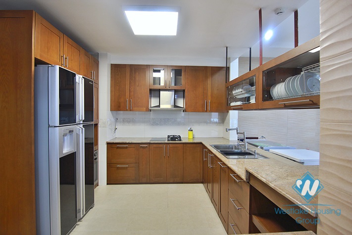High quality class apartment for rent in Tay Ho, hanoi