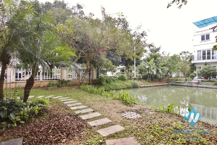 Villa adjacent to big garden for rent at Vinhome Riverside Long Bien Hanoi
