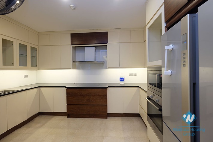 A luxury, spacious 4 bedroom apartment for rent in Ciputra L Tower