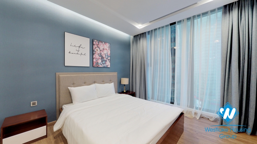 A beautiful and spacious 3 bedroom apartment for rent in Vinhomes Metropolis