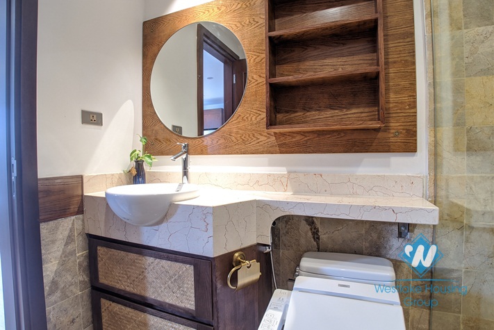 An amazingly beautiful 2 bedroom apartment for rent in Ba Dinh District