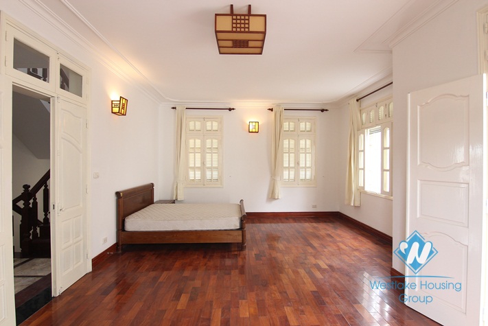 Four beds house for rent in To Ngoc Van alley, Tay Ho, Hanoi
