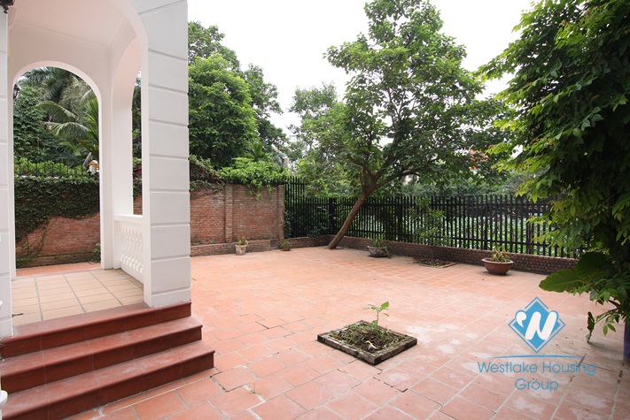 Four beds house for rent in To Ngoc Van alley, Tay Ho, Hanoi