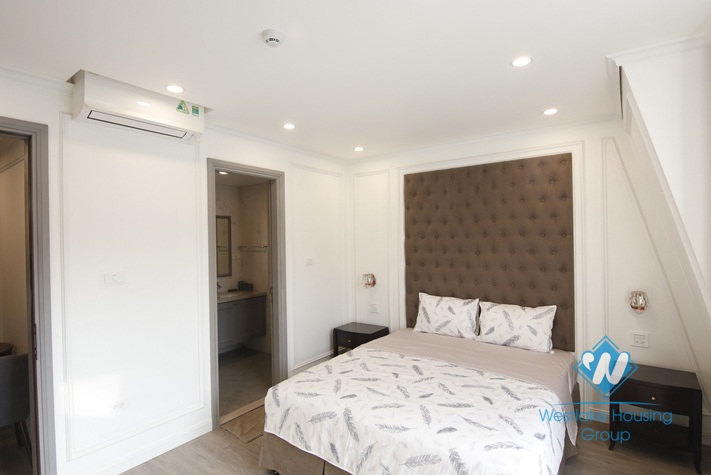 A modern, luxury 2 bedroom apartment for rent in Cau Giay District