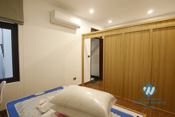 A nice 2 bedroom apartment for rent on Hoang Hoa Tham street