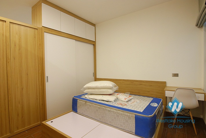 A nice 2 bedroom apartment for rent on Hoang Hoa Tham street