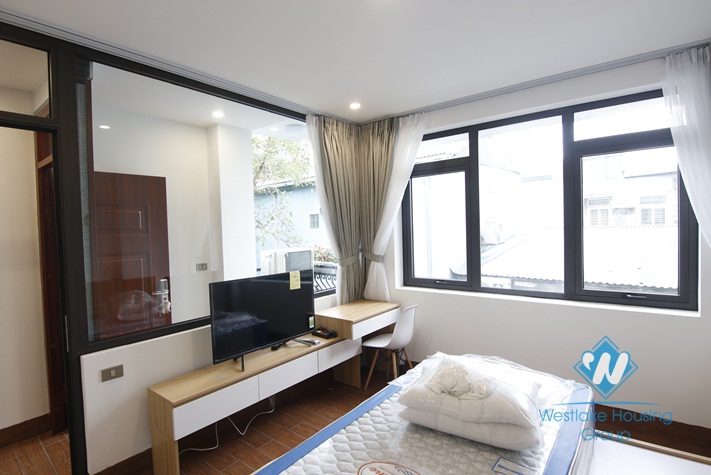 A nice 2 bedroom apartment for rent on Hoang Hoa Tham street