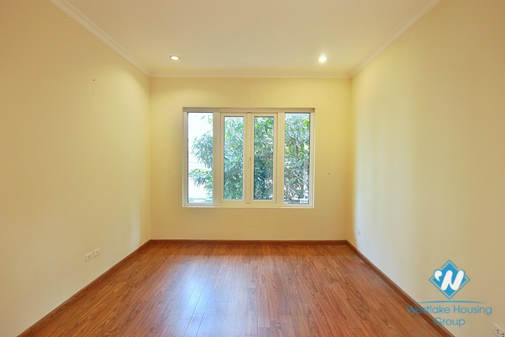 Super nice and huge villa/house in Dang Thai Mai area for rent 