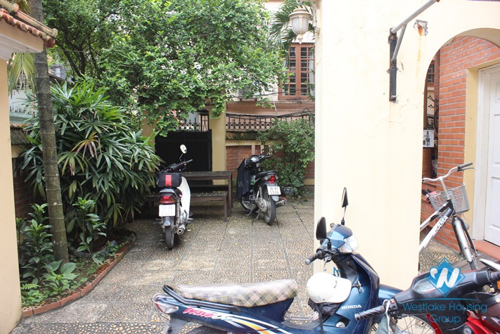 3-floor, unfurnished  house for rent in Xuan Dieu street