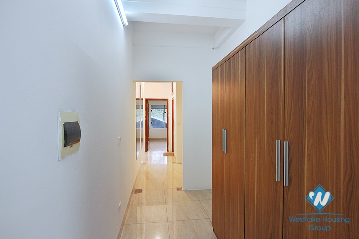 An office for rent in alley 111 Xuan dieu st (or alley 275 Au Co st), Tay Ho district, Ha Noi