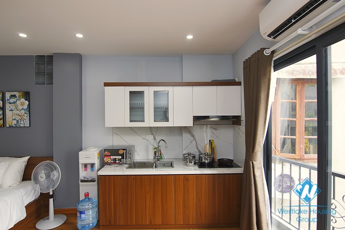 Bright studio for rent in Hoang Hoa Tham, Ba Dinh