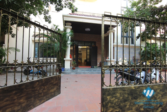 Spacious detached villa to rent in Tay Ho diplomats' compound