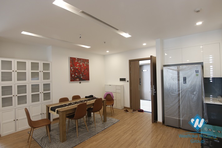 Brand new 03 bedrooms apartment for rent in Vinhome Metropolis, Ba Dinh