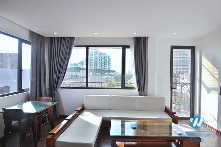 Lake view one bedroom apartment for rent in Xuan Dieu, Tay Ho