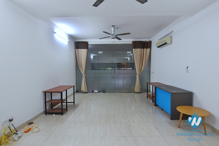 An office for rent in alley 111 Xuan dieu st (or alley 275 Au Co st), Tay Ho district, Ha Noi