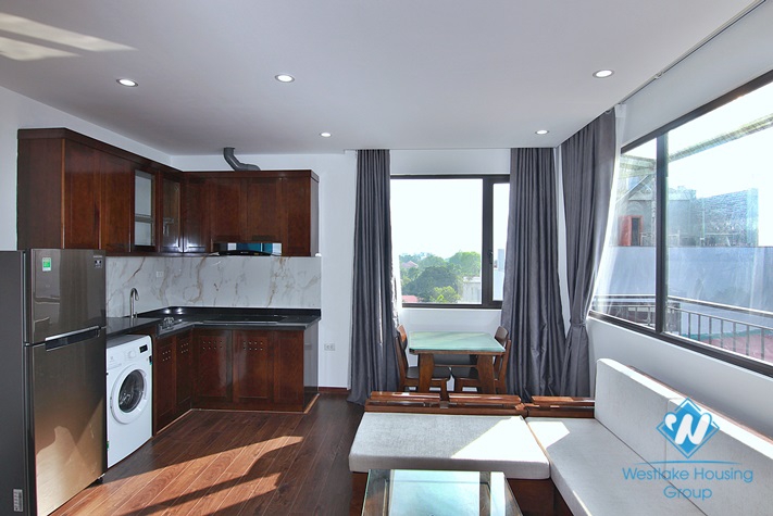 Lake view one bedroom apartment for rent in Xuan Dieu, Tay Ho