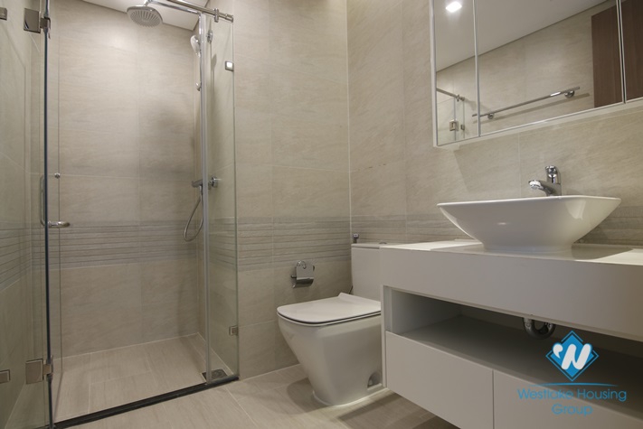 Brand new 03 bedrooms apartment for rent in Vinhome Metropolis, Ba Dinh