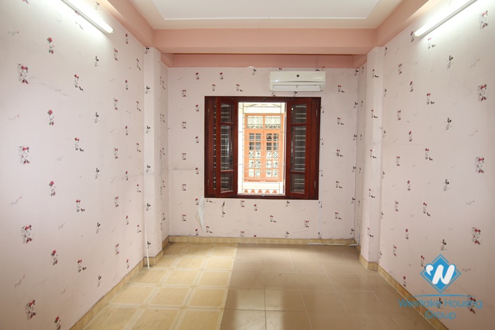 Unfurnished house for rent in Dang Thai Mai street, Tay Ho, Hanoi