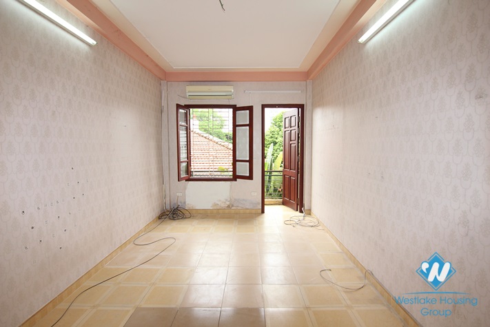 Unfurnished house for rent in Dang Thai Mai street, Tay Ho, Hanoi