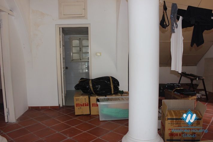 3-floor, unfurnished  house for rent in Xuan Dieu street