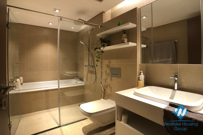 A gorgeous, stunning 3 bedroom apartment for rent in Vinhomes Metropolis, Ba Dinh