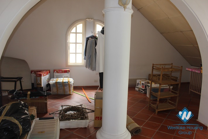 3-floor, unfurnished  house for rent in Xuan Dieu street