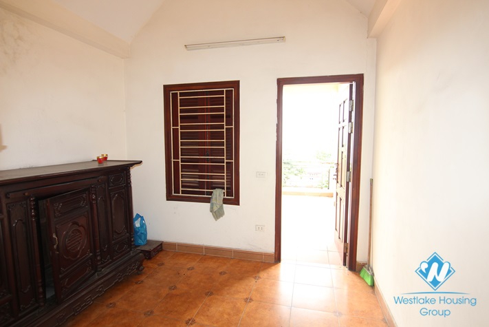 Unfurnished house for rent in Dang Thai Mai street, Tay Ho, Hanoi