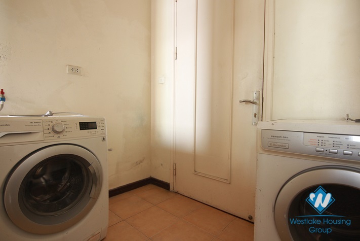 Super nice and huge villa/house in Dang Thai Mai area for rent 