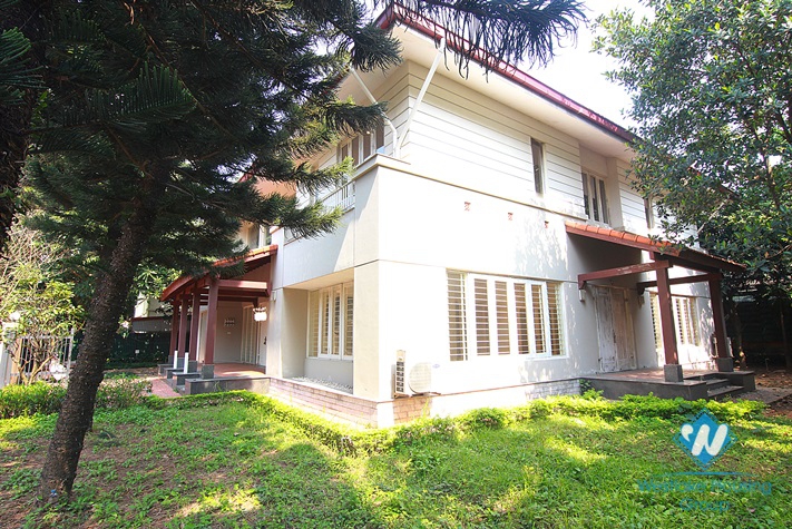 Super nice and huge villa/house in Dang Thai Mai area for rent 