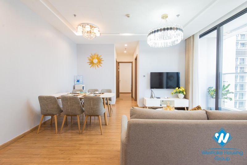 Beautiful bright 2-bedroom apartment in Vinhomes Metropolis, Ba Dinh