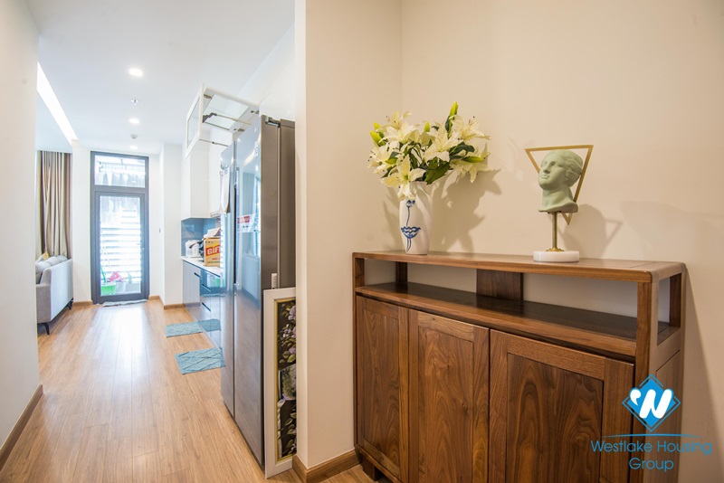 Beautiful bright 2-bedroom apartment in Vinhomes Metropolis, Ba Dinh