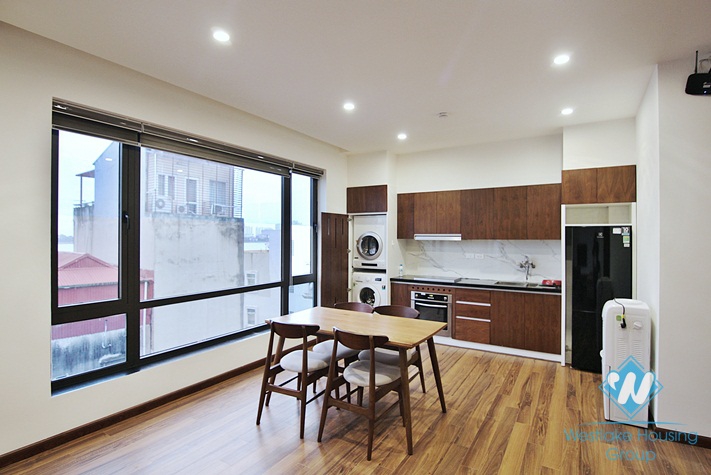 A beautiful 2 bedroom apartment with high quality furnitures in Dang thai mai, Tay ho, Ha noi