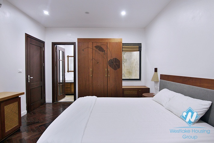 A beautiful 2 bedroom apartment with high quality furnitures in Dang thai mai, Tay ho