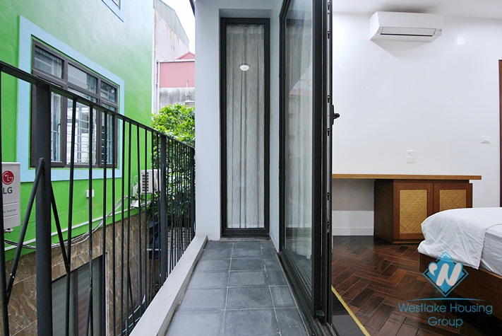 A beautiful 2 bedroom apartment with high quality furnitures in Dang thai mai, Tay ho
