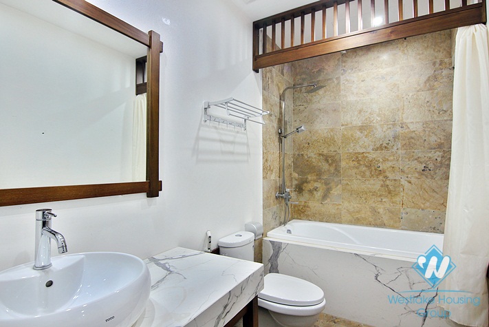 A beautiful 2 bedroom apartment with high quality furnitures in Dang thai mai, Tay ho