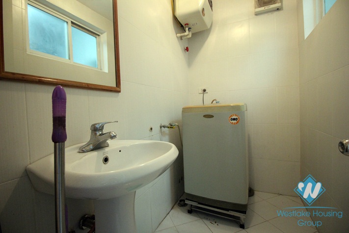 Lake view 1 bedroom apartment for rent in Tu hoa, Tay ho, Ha noi