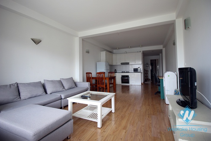 Lake view 1 bedroom apartment for rent in Tu hoa, Tay ho, Ha noi