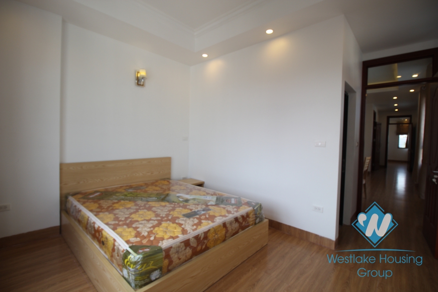 Brand new modern apartment for rent in Xuan Dieu Street 