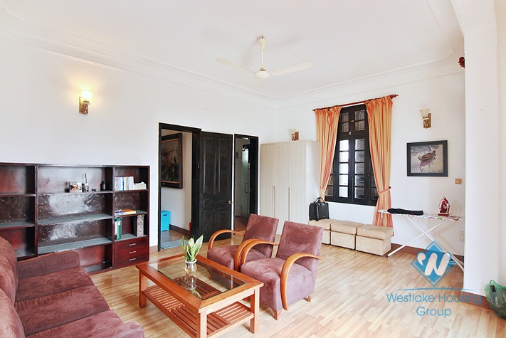 A nice 4 bedroom house next to the lake in Tay ho, Ha noi