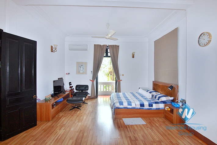 A nice 4 bedroom house next to the lake in Tay ho, Ha noi