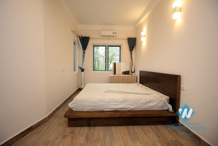 Spacious studio apartment with a small balcony on Hoang Hoa Tham Str, Ba Dinh