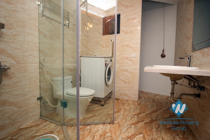 Spacious studio apartment with a small balcony on Hoang Hoa Tham Str, Ba Dinh