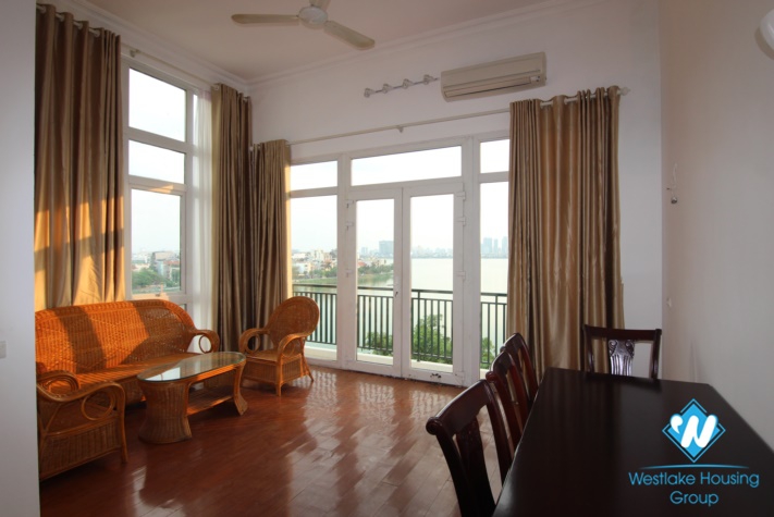 Spacious 3 bedroom apartment available for rent on Xuan Dieu street, Tay Ho, Hanoi.