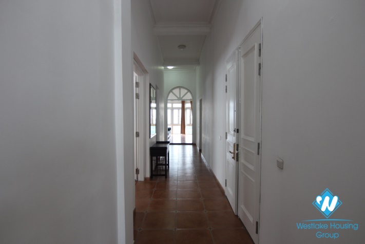 Spacious 3 bedroom apartment available for rent on Xuan Dieu street, Tay Ho, Hanoi.