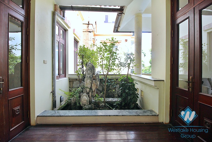 Lake view house with 5 bedrooms in Tay Ho