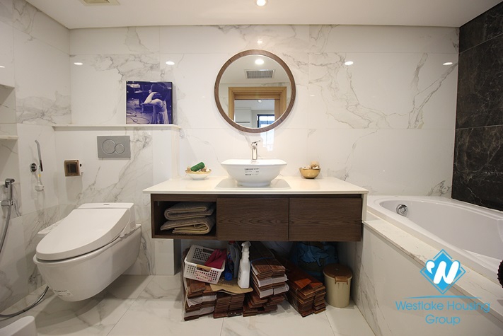 A splendid 3 bedroom apartment for rent on Pentstudio, Lac Long Quan street