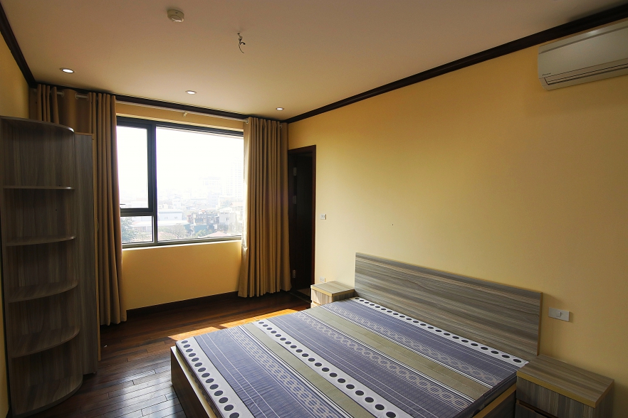 Bright modern 3-bedroom apartment for rent in Ba Dinh